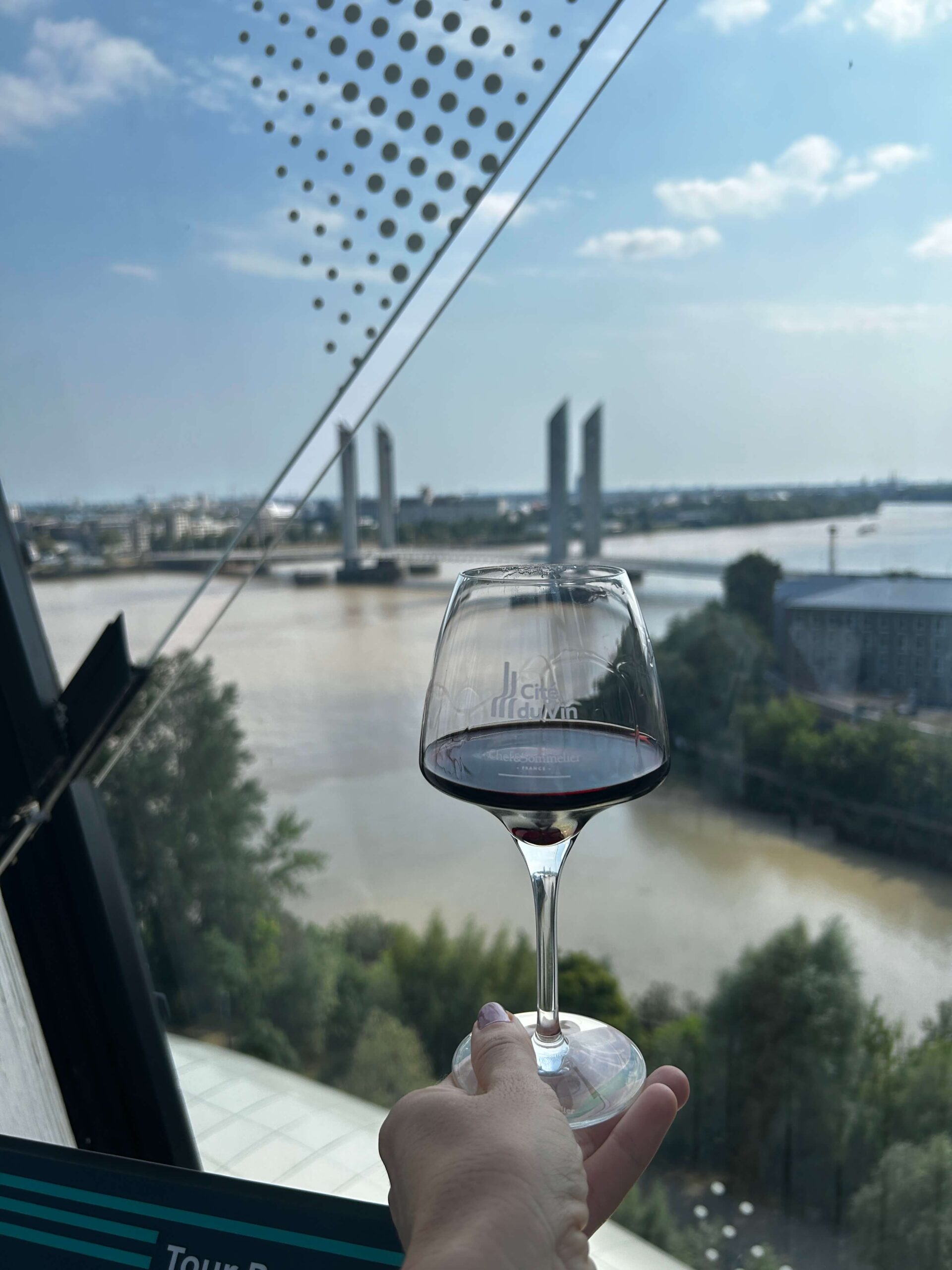 Cité du Vin din Bordeaux – o călătorie fascinantă prin cultura vinului